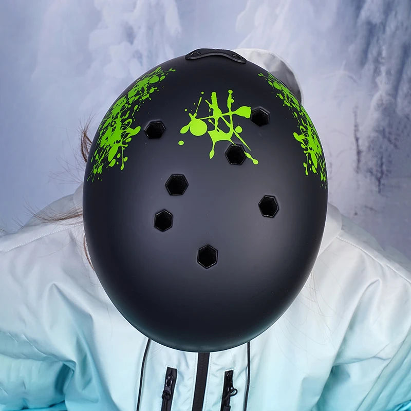 MOON Skiing Helmet Skiing Helmet Children Adult Ultralight Extreme Sports Skateboard Snowboard Helmet Snowmobile Motorcycle