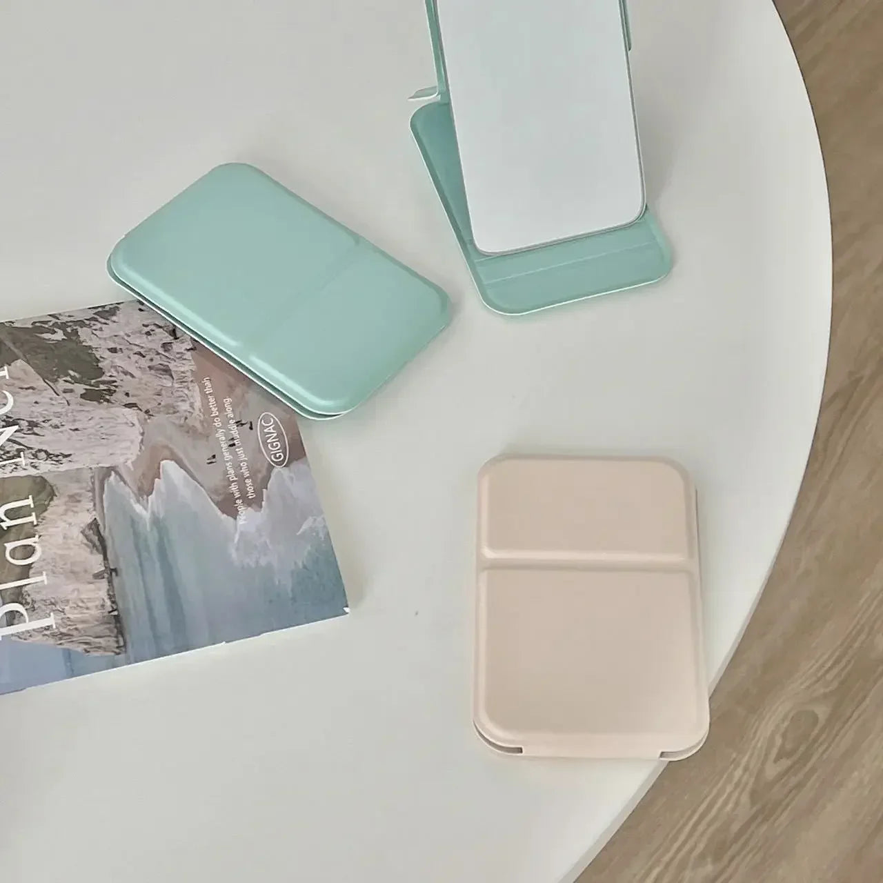 Desktop makeup mirror PU leather simple portable handheld makeup mirror foldable student compact cute pocket mirror