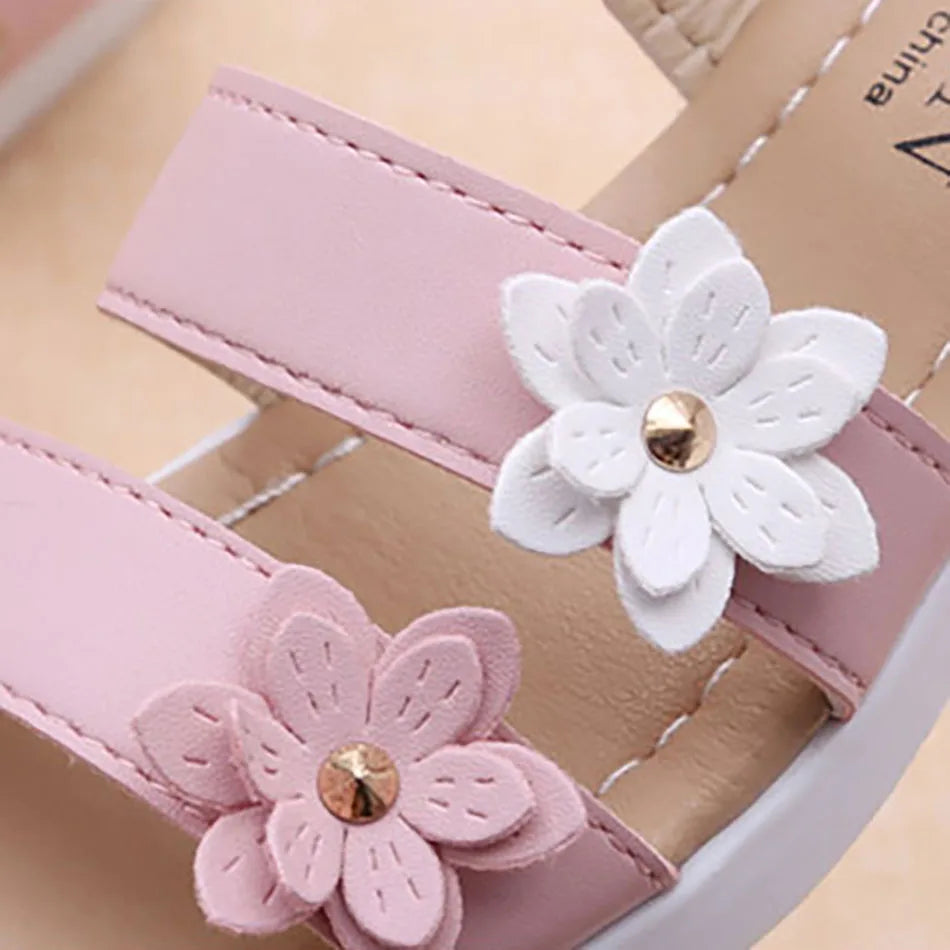 Summer Collection Girls Sandals Three-Flower Soft Roman Style Beach Shoes for Kids Beach and Sun Activities Children Shoes